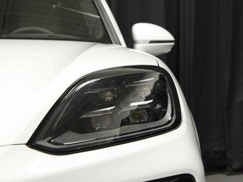 New 2026 Porsche Cayenne AWD/4WD image 21