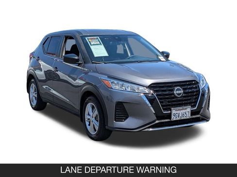 Used 2023 Nissan Kicks S FWD image 2