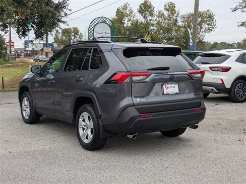 Used 2021 Toyota RAV4 XLE w/ Carpet Mat Package (TMS) image 5