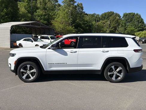Used 2023 Jeep Grand Cherokee L Limited w/ Trailer Tow Group (B) AWD/4WD image 10