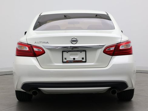Used 2016 Nissan Altima 2.5 S w/ Power Driver Seat Package FWD image 6