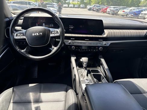 Used 2023 Kia Telluride EX w/ EX Captain's Chair Package AWD/4WD image 13
