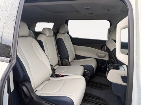 New 2026 Kia Carnival SX image 18