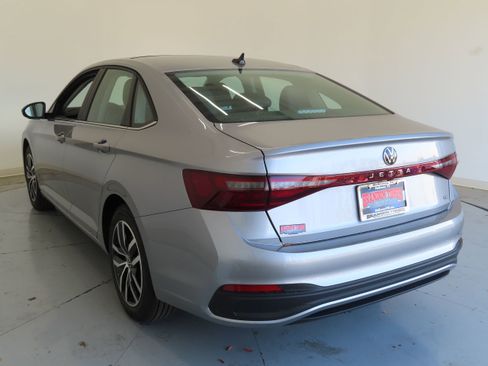 New 2026 Volkswagen Jetta SE image 7