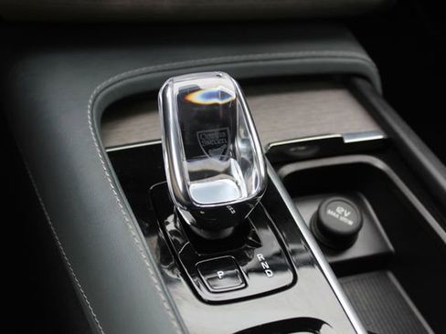 Certified 2023 Volvo XC90 T8 Ultimate AWD/4WD image 28