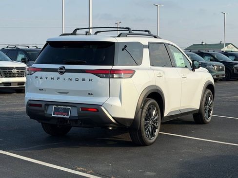 New 2026 Nissan Pathfinder SL w/ SL Premium Package image 4