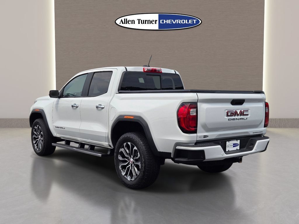 Used 2024 GMC Canyon Denali AWD/4WD image 8