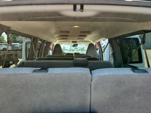 New 2026 Chevrolet Express 3500 LT w/ LT Preferred Equipment Group RWD image 18
