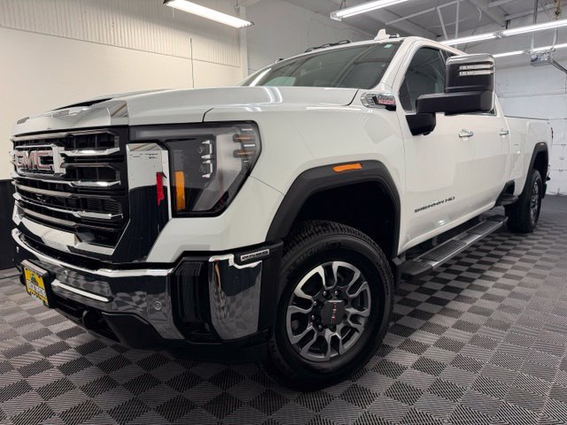 Used 2025 GMC Sierra 2500 SLT w/ SLT Premium Package AWD/4WD image 3