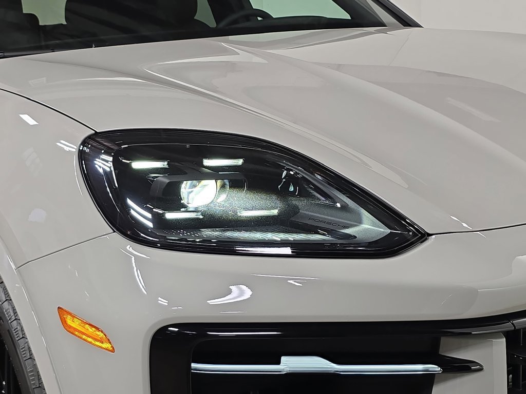 Certified 2026 Porsche Cayenne AWD/4WD image 12