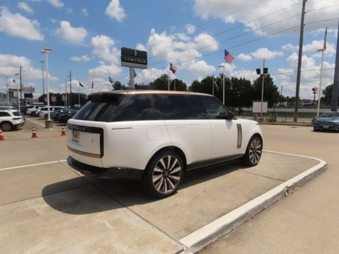 Used 2024 Land Rover Range Rover SV AWD/4WD image 10