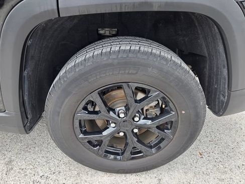 Certified 2024 Jeep Grand Cherokee Altitude RWD image 20