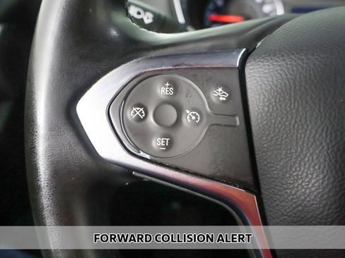 Used 2023 Chevrolet Traverse LT w/ Rear Camera Mirror Package image 5