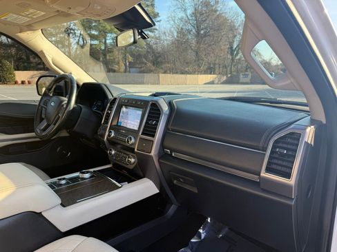 Used 2019 Ford Expedition Platinum image 22