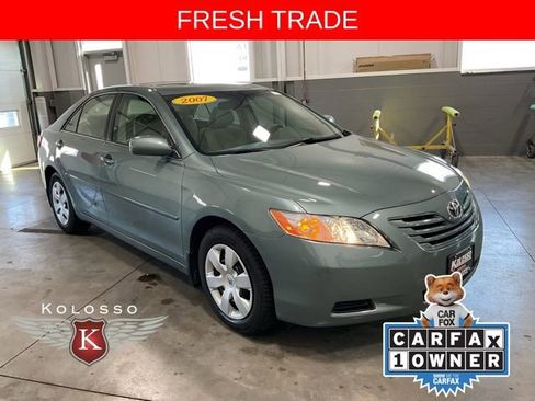 Used 2007 Toyota Camry LE image 1