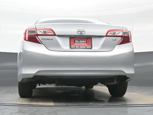 Used 2013 Toyota Camry LE image 25