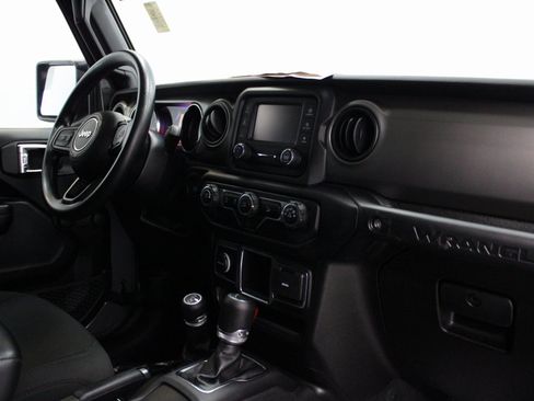 Used 2021 Jeep Wrangler Sport image 23