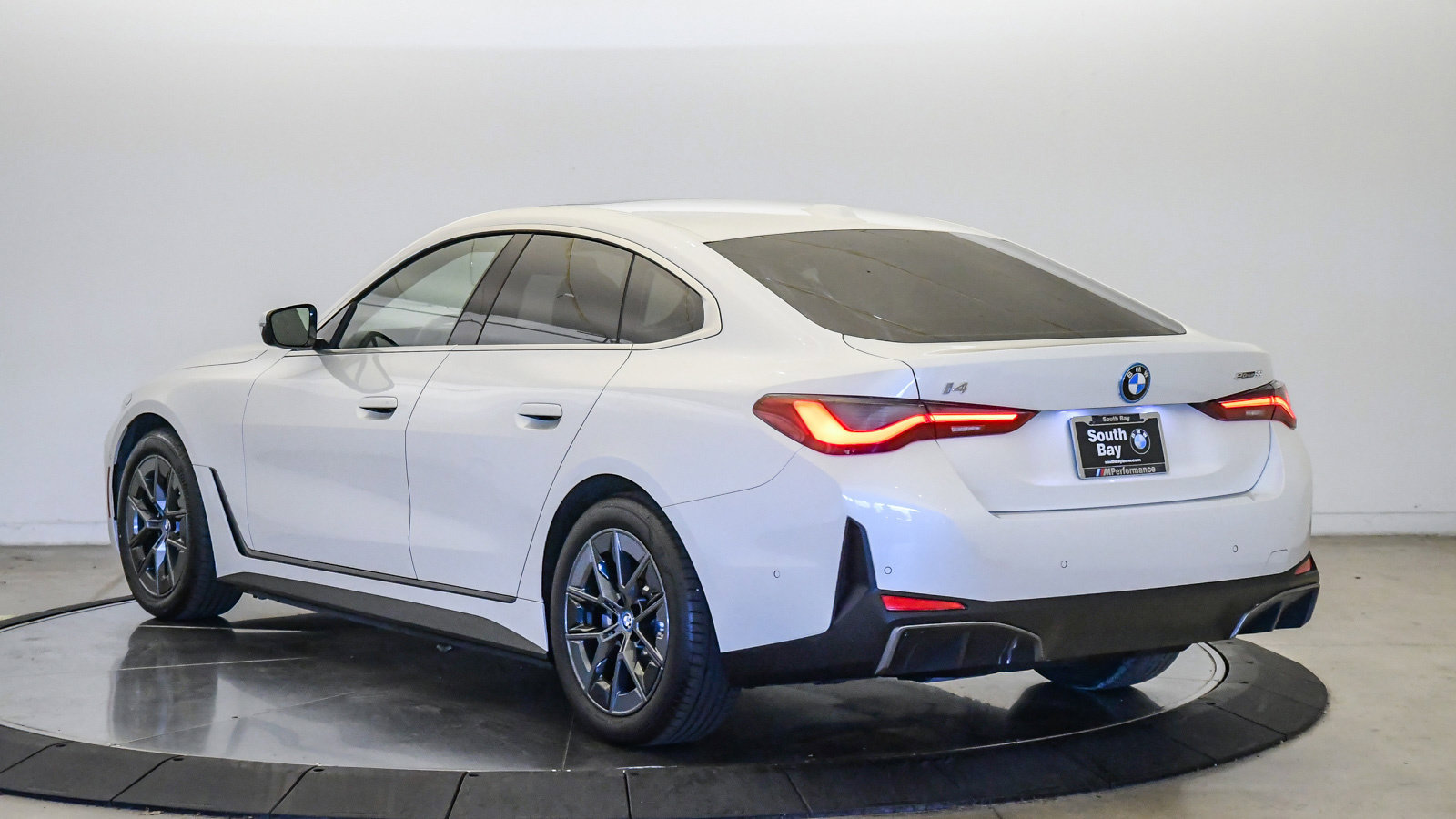 Certified 2024 BMW i4 eDrive35 w/ Convenience Package RWD image 2