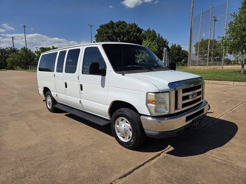 Used 2011 Ford E-150 and Econoline 150 Wagon RWD image 36