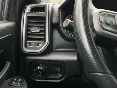 Used 2024 RAM 3500 Tradesman w/ Chrome Appearance Group AWD/4WD image 13