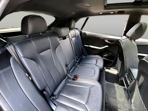 Used 2019 Audi Q8 Prestige AWD/4WD image 21