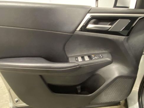 Used 2024 Mitsubishi Outlander SE image 15