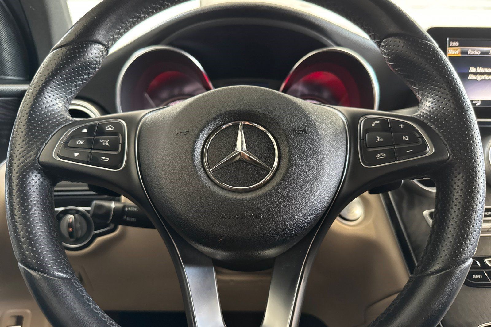 Used 2018 Mercedes-Benz GLC 300 4MATIC image 30