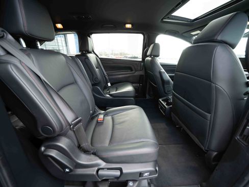 Used 2025 Honda Odyssey Sport-L image 25
