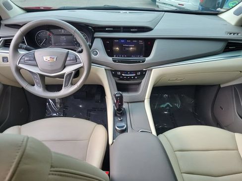 Certified 2024 Cadillac XT5 Premium Luxury FWD image 18