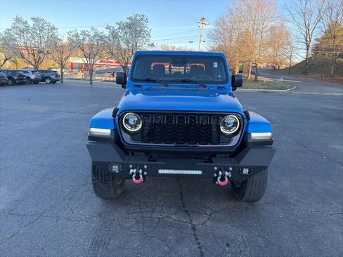 Used 2024 Jeep Gladiator Willys image 17