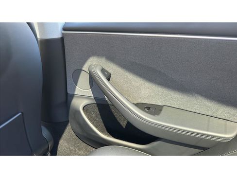 Used 2025 Tesla Model 3 Long Range RWD image 18