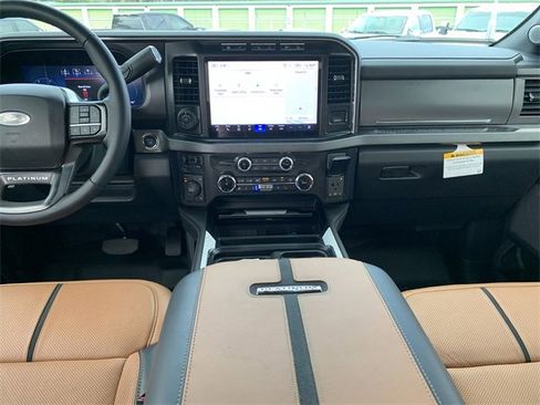 New 2024 Ford F450 Platinum w/ FX4 Off-Road Package image 18