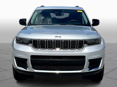 Used 2024 Jeep Grand Cherokee L Laredo image 4