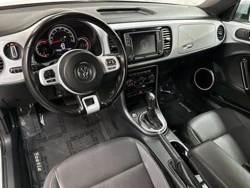 Used 2019 Volkswagen Beetle 2.0T SE FWD image 17