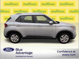 Used 2020 Hyundai Venue SEL FWD video 2