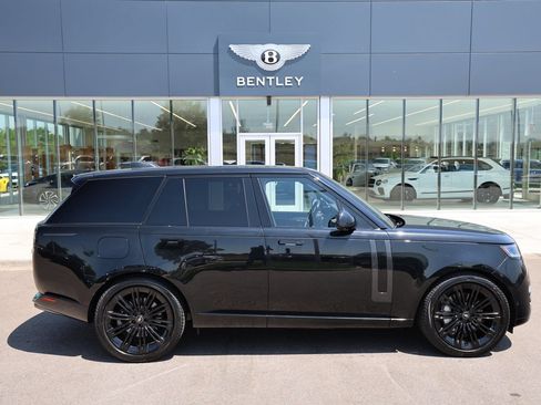 Used 2023 Land Rover Range Rover SE AWD/4WD image 9