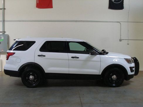 Used 2016 Ford Explorer 4WD Police Interceptor w/ Ready For The Road Package image 3