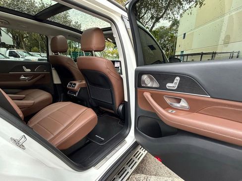 Used 2024 Mercedes-Benz GLS 450 4MATIC image 45