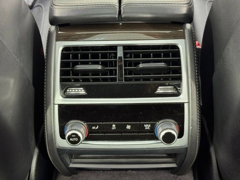 Used 2020 BMW 740i w/ Premium Package image 38