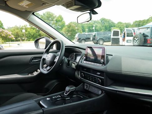 Used 2026 Nissan Rogue S FWD image 14