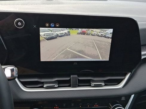 Used 2026 Chevrolet Equinox LT FWD image 18