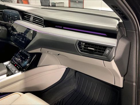 Certified 2024 Audi Q8 e-tron Prestige w/ Prestige Package image 16