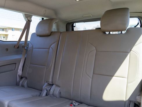 Used 2015 GMC Yukon XL SLT w/ HD Trailering Package image 31