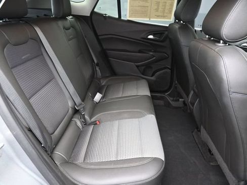 Used 2025 Chevrolet Trax LT w/ Driver Confidence Package FWD image 32