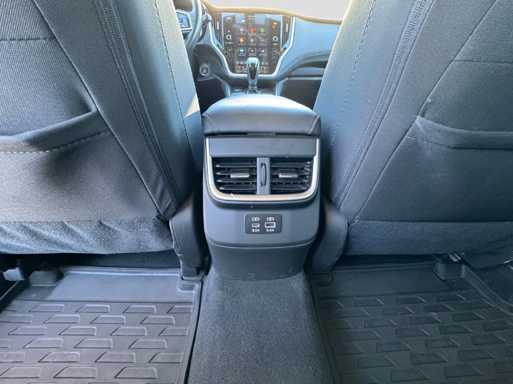 Used 2025 Subaru Outback Premium AWD/4WD image 14