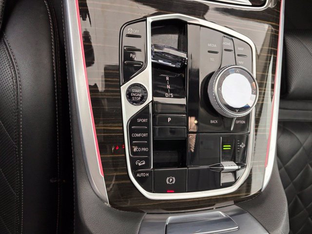 Used 2025 BMW X7 xDrive40i w/ Premium Package AWD/4WD image 18