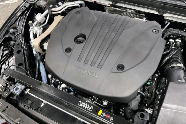 Certified 2025 Volvo S60 B5 Plus FWD image 36