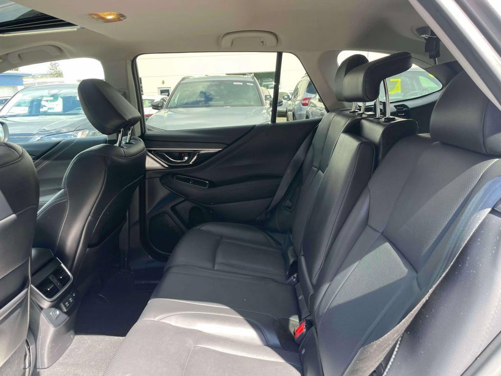 Used 2020 Subaru Outback Limited AWD/4WD image 11