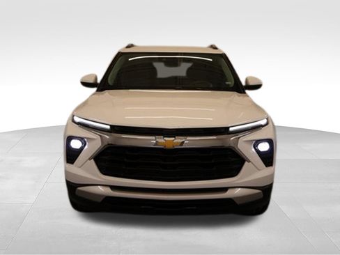 Used 2025 Chevrolet TrailBlazer LT AWD/4WD image 6