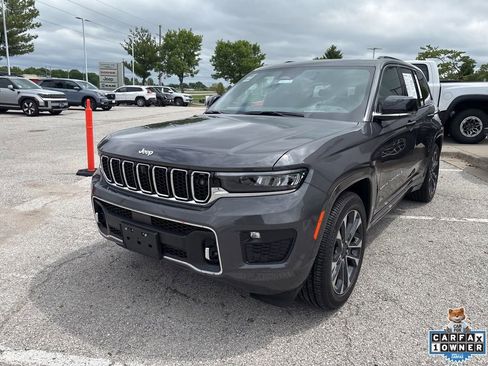 Used 2025 Jeep Grand Cherokee Overland w/ Adv Protech Group III AWD/4WD image 12